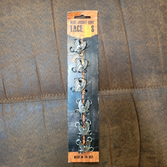 Leather motorcycle vest women's - Picture 6 of 7